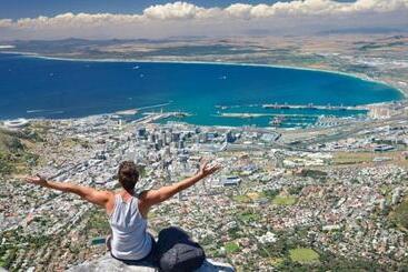 هتل Andrienne Lodge Cape Town