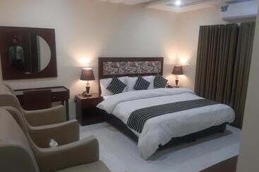 هتل Executive Lodges