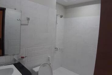 هتل Executive Lodges