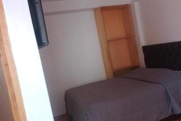 هتل Hostal Festival