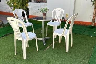 هتل Hostal Las Garzas