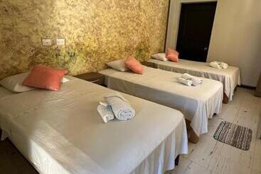 هتل Hostal Las Garzas