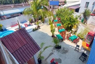 هتل Villa Tropica