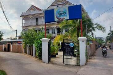 هتل Villa Tropica