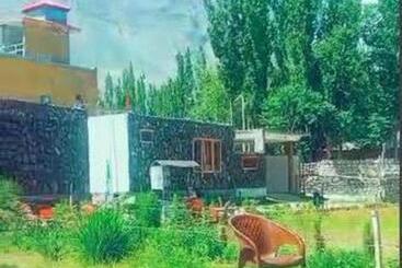 پانسیون Baltistan Sarayee Hotel £ Guest House