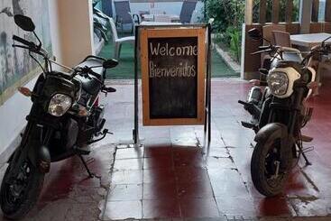 پانسیون Hostal Casa 25