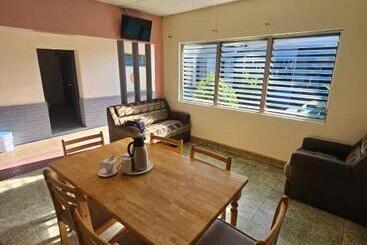 پانسیون Hostal Casa 25