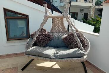 تختخواب و صبحانه Villa Sandarra Kalkan