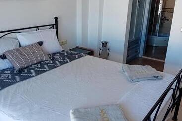 تختخواب و صبحانه Villa Sandarra Kalkan