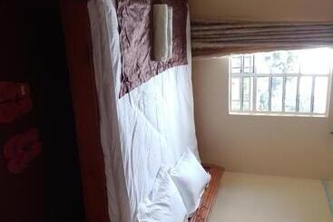 تختخواب و صبحانه Eagles Haven Apartments Githunguri