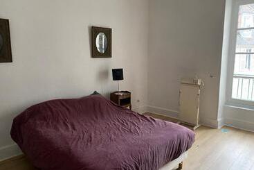 تختخواب و صبحانه La Grande Maison