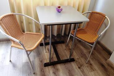 هتل Hostal ñan Tika