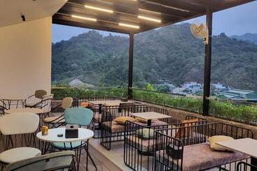 هتل Lotus Premium Lodge
