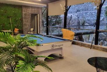 هتل Lotus Premium Lodge
