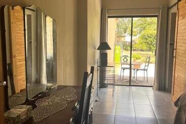 پانسیون 161 Blenheim Rd