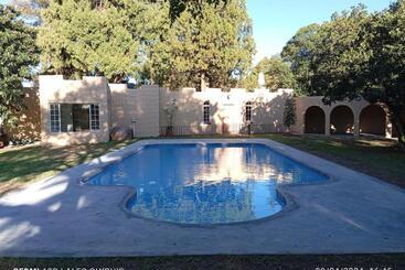 پانسیون 161 Blenheim Rd
