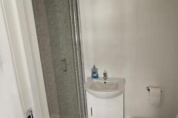 پانسیون Livestay Affordable En Suite Studio Rooms In London, N14