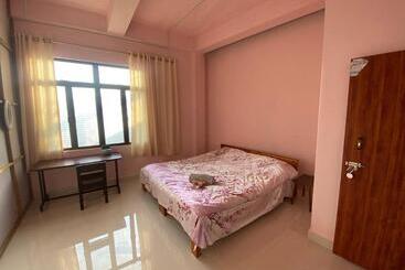 پانسیون Aizawl Homestay