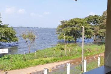 پانسیون Ashok Hotel Anuradhapura