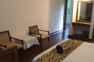 پانسیون Ashok Hotel Anuradhapura