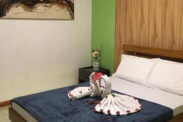 پانسیون Gbu Loboc River Guesthouse