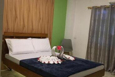 پانسیون Gbu Loboc River Guesthouse