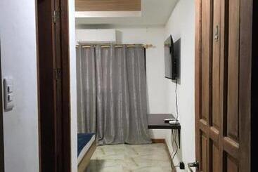 پانسیون Gbu Loboc River Guesthouse