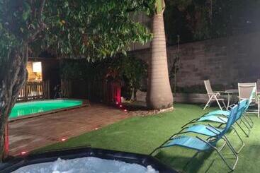 پانسیون Gwada Fun Habitation