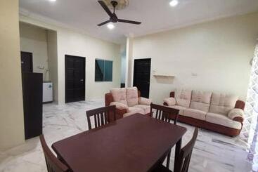 پانسیون Kejora Guest House