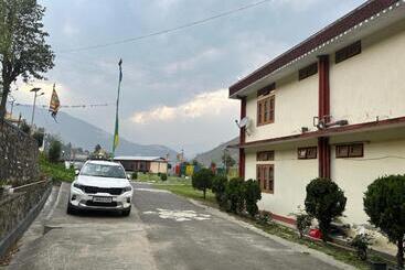 پانسیون Pema Dekey Monastic Guest House