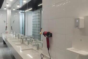 Weflow Youth Hostel   Shanghai People S Square Jing An Joy City
