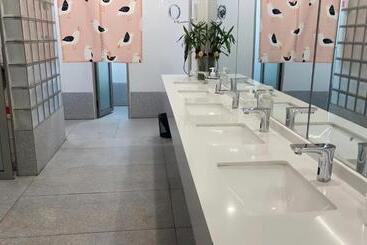 Weflow Youth Hostel   Shanghai People S Square Jing An Joy City