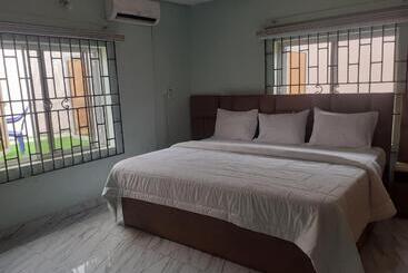 Biddex Lodge & Hotels