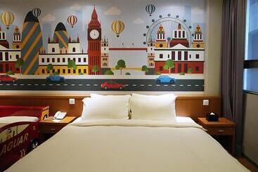 هتل 河堤漫旅 自立館river Inn Zili