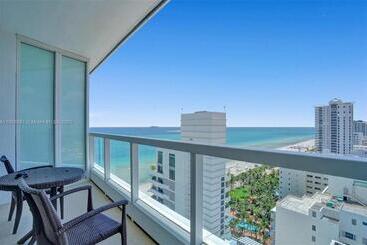 هتل Fontainebleau Miami Beach