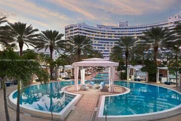 هتل Fontainebleau Miami Beach