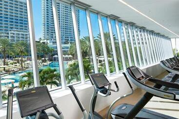 هتل Fontainebleau Miami Beach