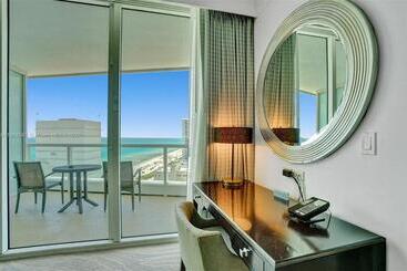 هتل Fontainebleau Miami Beach