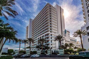 هتل Fontainebleau Miami Beach