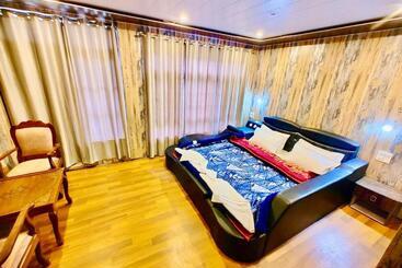 فندق Lady Pahalgam Resort Operated By Zaara Resorts