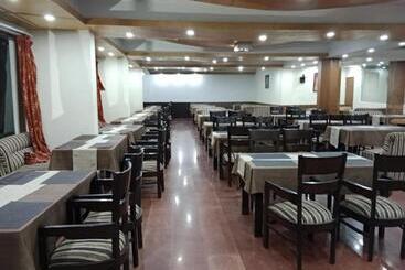 هتل Royal Grand By Skua World