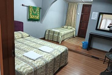 پانسیون Sri Juliana Chalet