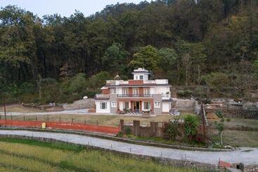 پانسیون The Chirpy Bungalow By Luho Leisure