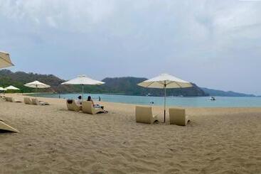Pico De Loro Room Jacana A Bldg