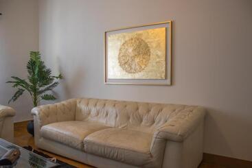 Chez Riche Luxury Serviced Apartment 52