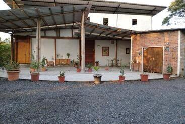 تختخواب و صبحانه Fevu Vera Forest House