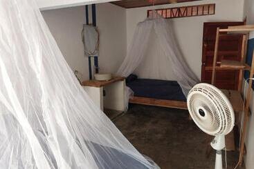 هتل Hostel Nugeku