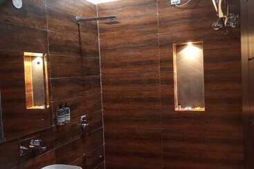 هتل The Amur Falcon Inn & Resorts