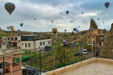 هتل Yellow Stone House