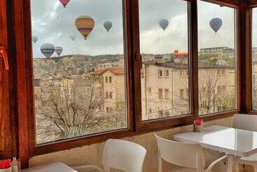 هتل Yellow Stone House